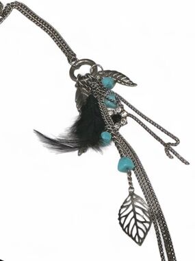 Claire’s Long Leaf Charm Necklace